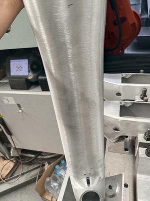 खरीदें एल्यूमीनियम बैटरी आवास पीसने की मशीन के साथ FANUC रोबोटिक Deburring और परिष्करण ऑनलाइन निर्माण